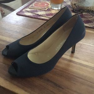 Bruno Magli peep toe shoes size 7AA